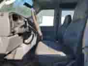 2006 Ford Econoline Cargo z VIN 1FTNE24W36HA63430, wystawiony jako Copart lot #53703825 z przebiegiem 99 237 mil mil oraz Czysty tytuł • Clean title. Historia ofert i sprzedaży dostępna na DreamBid. Obrazek 7.