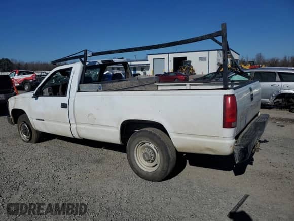 1999 Chevrolet Silverado 2500 z VIN 1GCGC24R3XR724281, wystawiony jako Copart lot #87625195 z przebiegiem 139 088 mil mil oraz Szkoda całkowita • Salvage title. Historia ofert i sprzedaży dostępna na DreamBid. Obrazek 2.