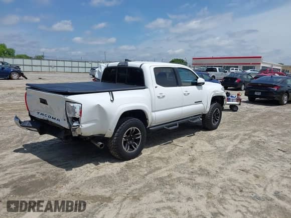 2016 Toyota Tacoma SR5 с VIN 5TFAX5GN9GX070712, выставлен на аукционе IAAI как лот 42274265 с пробегом 175 258 миль миль и . История ставок и продаж доступна на DreamBid. Изображение 4.