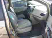 2014 Toyota Sienna Limited с VIN 5TDDK3DCXES088559, выставлен на аукционе IAAI как лот 41534244 с пробегом 252 783 миль миль и . История ставок и продаж доступна на DreamBid. Изображение 5.