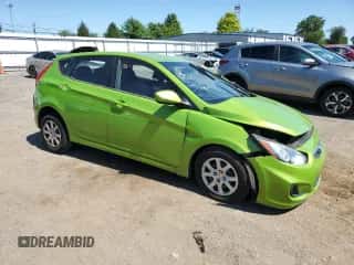 2013 Hyundai Accent GS z VIN KMHCT5AE4DU073250, wystawiony jako Copart lot #70139915 z przebiegiem 53 644 mil mil oraz Szkoda całkowita • Salvage title. Historia ofert i sprzedaży dostępna na DreamBid. Obrazek 4.
