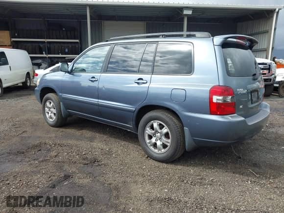 2005 Toyota Highlander with VIN JTEDP21A150049064, listed as a IAAI auction lot 41350231 with 94,778 mi miles and . Bid and sale history available at DreamBid. Image 3.