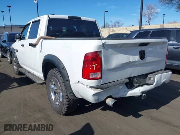 2017 Ram 1500 Express z VIN 1C6RR6KT2HS836083, wystawiony jako IAAI lot #41196687 z przebiegiem 94 127 mil mil oraz . Historia ofert i sprzedaży dostępna na DreamBid. Obrazek 3.