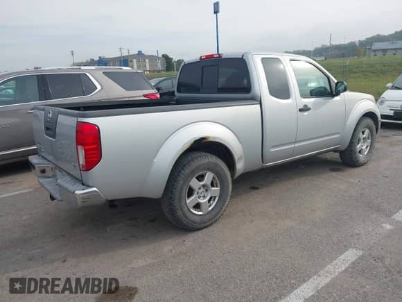 2007 Nissan Frontier SE with VIN 1N6AD06U77C466145, listed as a IAAI auction lot 43290828 with 222,396 mi miles and . Bid and sale history available at DreamBid. Image 4.