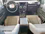 2008 Jeep Wrangler Unlimited Sahara z VIN 1J4GA59138L573998, wystawiony jako Copart lot #84801365 z przebiegiem 156 855 mil mil oraz Czysty tytuł • Clean title. Historia ofert i sprzedaży dostępna na DreamBid. Obrazek 8.