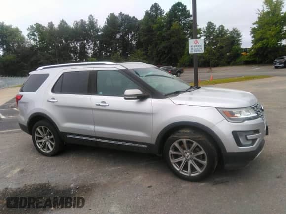 2017 Ford Explorer Limited z VIN 1FM5K8F86HGA17993, wystawiony jako IAAI lot #42753436 z przebiegiem 119 627 mil mil oraz . Historia ofert i sprzedaży dostępna na DreamBid. Obrazek 13.