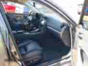 2012 Lexus IS 350 z VIN JTHCE5C2XC5002952, wystawiony jako IAAI lot #41670617 z przebiegiem 144 002 mil mil oraz . Historia ofert i sprzedaży dostępna na DreamBid. Obrazek 5.