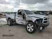 2017 Ram 1500 Express z VIN 3C6JR6AG3HG604889, wystawiony jako Copart lot #54001145 z przebiegiem 74 609 mil mil oraz Szkoda całkowita • Salvage title. Historia ofert i sprzedaży dostępna na DreamBid. Obrazek 4.