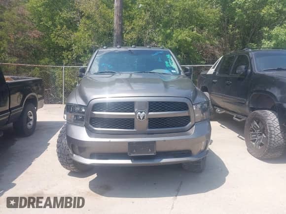 2013 Ram 1500 Express z VIN 1C6RR7KTXDS569372, wystawiony jako IAAI lot #43067487 z przebiegiem 223 976 mil mil oraz . Historia ofert i sprzedaży dostępna na DreamBid. Obrazek 12.