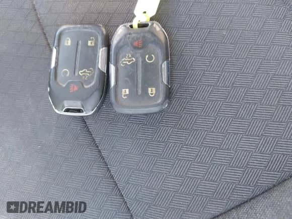 2021 Chevrolet Silverado 1500 LT z VIN 1GCUYDED3MZ395046, wystawiony jako IAAI lot #43329973 z przebiegiem 45 512 mil mil oraz . Historia ofert i sprzedaży dostępna na DreamBid. Obrazek 11.