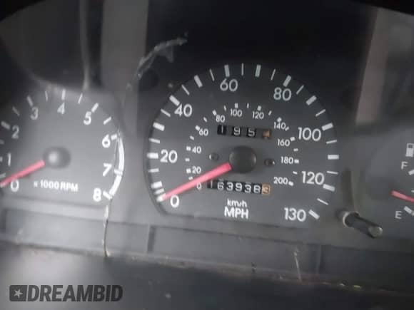 1999 Hyundai Accent GL z VIN KMHVF24N1XU583604, wystawiony jako IAAI lot #41613240 z przebiegiem 163 938 mil mil oraz . Historia ofert i sprzedaży dostępna na DreamBid. Obrazek 7.