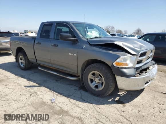2010 Dodge 1500 ST z VIN 1D7RV1GP6AS183580, wystawiony jako Copart lot #52750275 z przebiegiem 121 241 mil mil oraz Szkoda całkowita • Salvage title. Historia ofert i sprzedaży dostępna na DreamBid. Obrazek 4.