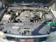 2002 GMC Sierra 1500 Denali z VIN 2GTFK69U421383350, wystawiony jako Copart lot #74765724 z przebiegiem Nie podano mil oraz Szkoda całkowita • Salvage title. Historia ofert i sprzedaży dostępna na DreamBid. Obrazek 11.