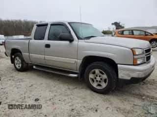 2006 Chevrolet Silverado 1500 LS с VIN 1GCEC19TX6Z157300, выставлен на аукционе Copart как лот 48413144 с пробегом 363 836 миль миль и Чистый • Clean title. История ставок и продаж доступна на DreamBid. Изображение 4.