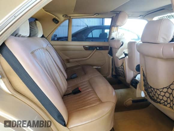 1984 Mercedes-Benz 500 с VIN WDBCA37A9EA045724, выставлен на аукционе Copart как лот 61617295 с пробегом 326 624 миль миль и Чистый • Clean title. История ставок и продаж доступна на DreamBid. Изображение 10.