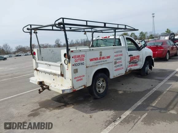 2011 Chevrolet Silverado 2500HD Work Truck z VIN 1GB0KVCG3BZ435842, wystawiony jako IAAI lot #42012293 z przebiegiem 345 993 mil mil oraz . Historia ofert i sprzedaży dostępna na DreamBid. Obrazek 4.