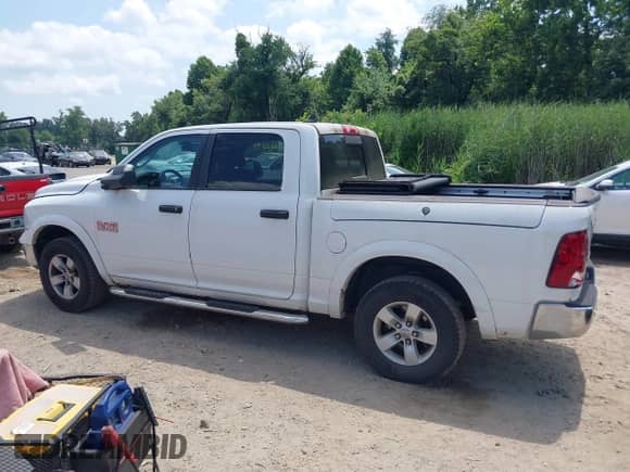 2014 Ram 1500 Big Horn z VIN 1C6RR7LG9ES399864, wystawiony jako IAAI lot #42800297 z przebiegiem 149 119 mil mil oraz . Historia ofert i sprzedaży dostępna na DreamBid. Obrazek 13.