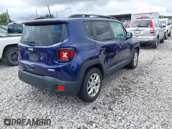 2018 Jeep Renegade Latitude with VIN ZACCJABB2JPJ20566, listed as a IAAI auction lot 43231790 with 138,514 mi miles and . Bid and sale history available at DreamBid. Image 4.
