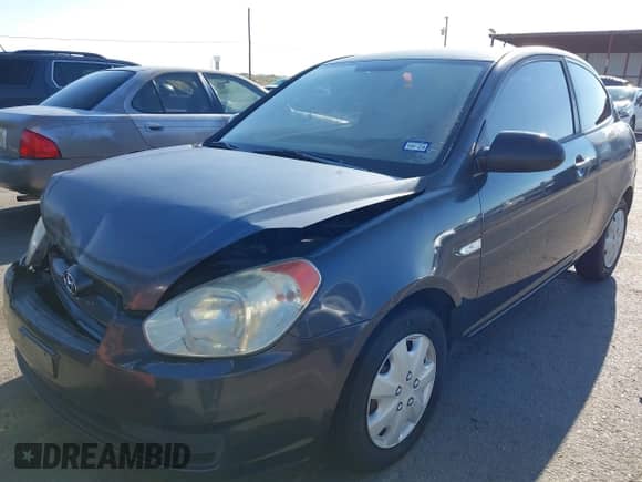 2008 Hyundai Accent GS z VIN KMHCM36C68U061230, wystawiony jako IAAI lot #43261183 z przebiegiem 145 797 mil mil oraz . Historia ofert i sprzedaży dostępna na DreamBid. Obrazek 6.