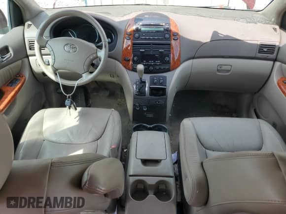 2010 Toyota Sienna XLE с VIN 5TDDK4CC9AS028466, выставлен на аукционе Copart как лот 67722755 с пробегом 166 938 миль миль и На запчасти • Non repairable. История ставок и продаж доступна на DreamBid. Изображение 8.