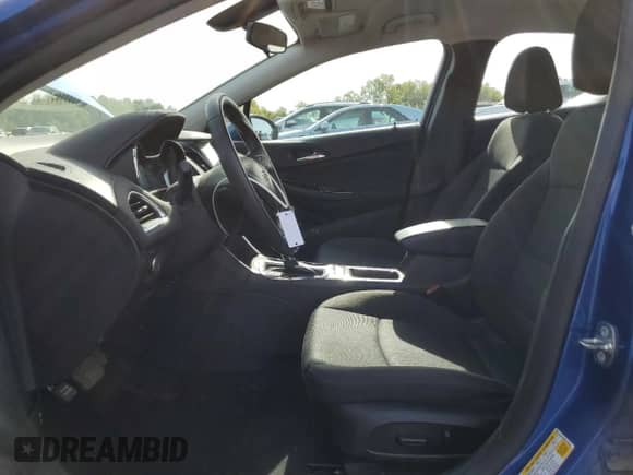 2018 Chevrolet Cruze LT z VIN 1G1BE5SM6J7139817, wystawiony jako Copart lot #82102395 z przebiegiem 90 330 mil mil oraz Szkoda całkowita • Salvage title. Historia ofert i sprzedaży dostępna na DreamBid. Obrazek 7.