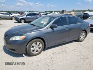 2007 Toyota Camry XLE z VIN 4T1BE46K17U652330, wystawiony jako Copart lot #84743355 z przebiegiem 150 357 mil mil oraz Czysty tytuł • Clean title. Historia ofert i sprzedaży dostępna na DreamBid. Obrazek 1.
