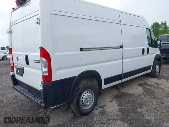 2024 Ram ProMaster Cargo Tradesman with VIN 3C6LRVDG4RE136764, listed as a IAAI auction lot 42767064 with 17,102 mi miles and . Bid and sale history available at DreamBid. Image 4.