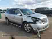 2013 Chevrolet Traverse LTZ z VIN 1GNKVLKD0DJ202517, wystawiony jako Copart lot #70222375 z przebiegiem 208 648 mil mil oraz Szkoda całkowita • Salvage title. Historia ofert i sprzedaży dostępna na DreamBid. Obrazek 4.