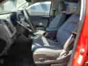 2019 Chevrolet Colorado 2WD Work Truck z VIN 1GCGSBEA0K1320227, wystawiony jako Copart lot #64015195 z przebiegiem 65 358 mil mil oraz Szkoda całkowita • Salvage title. Historia ofert i sprzedaży dostępna na DreamBid. Obrazek 7.