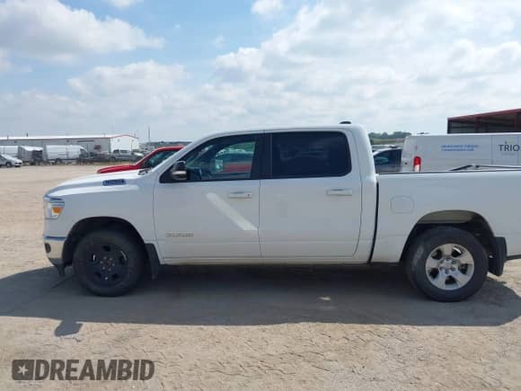 2021 Ram 1500 Big Horn z VIN 1C6SRFFTXMN567691, wystawiony jako IAAI lot #43115791 z przebiegiem 104 406 mil mil oraz . Historia ofert i sprzedaży dostępna na DreamBid. Obrazek 14.