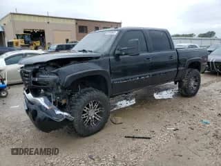 2005 GMC Sierra 1500 SLT with VIN 2GTEK13T951329111, listed as a Copart auction lot 62889885 with 250,982 mi miles and Salvage title. Bid and sale history available at DreamBid. Image 1.