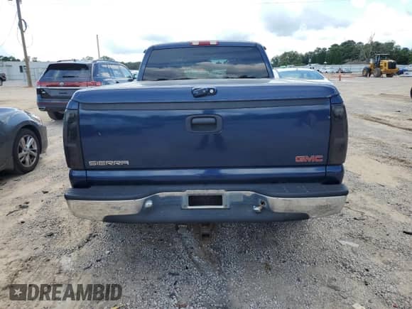 2000 GMC Sierra 1500 SLE with VIN 2GTEC19T8Y1392838, listed as a Copart auction lot 64382945 with 163,798 mi miles and Salvage title. Bid and sale history available at DreamBid. Image 6.