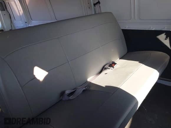 2002 Ford Econoline Cargo z VIN 1FTNS24L32HA62268, wystawiony jako IAAI lot #40979982 z przebiegiem 37 466 mil mil oraz . Historia ofert i sprzedaży dostępna na DreamBid. Obrazek 8.