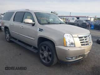 2010 Cadillac Escalade ESV Premium with VIN 1GYUKJEF3AR114967, listed as a IAAI auction lot 43304062 with 203,486 mi miles and . Bid and sale history available at DreamBid. Image 1.