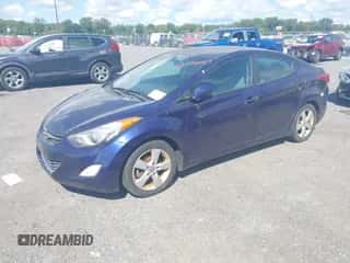 2013 Hyundai Elantra GLS z VIN 5NPDH4AE2DH314978, wystawiony jako IAAI lot #43090684 z przebiegiem 196 503 mil mil oraz . Historia ofert i sprzedaży dostępna na DreamBid. Obrazek 2.