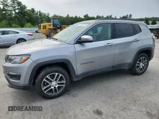 2019 Jeep Compass Latitude с VIN 3C4NJDBB6KT713855, выставлен на аукционе Copart как лот 67047435 с пробегом 155 967 миль миль и Списание • Salvage title. История ставок и продаж доступна на DreamBid. Изображение 1.