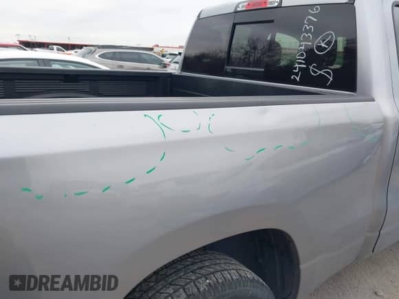 2022 Ram 1500 Big Horn z VIN 1C6RREBG3NN173629, wystawiony jako IAAI lot #40765434 z przebiegiem 57 662 mil mil oraz . Historia ofert i sprzedaży dostępna na DreamBid. Obrazek 6.