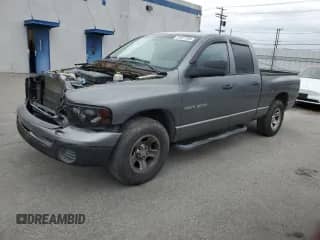 2005 Dodge 1500 SLT z VIN 1D7HA18N15S333878, wystawiony jako Copart lot #81817785 z przebiegiem 177 512 mil mil oraz Szkoda całkowita • Salvage title. Historia ofert i sprzedaży dostępna na DreamBid. Obrazek 1.