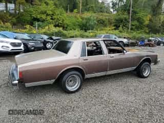 1983 Chevrolet Caprice с VIN 2G1AN69H6D1112354, выставлен на аукционе Copart как лот 73111544 с пробегом Не указан миль и Списание • Salvage title. История ставок и продаж доступна на DreamBid. Изображение 3.