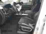 2020 Ram 1500 Laramie z VIN 1C6SRFJT3LN378662, wystawiony jako Copart lot #80202135 z przebiegiem 43 663 mil mil oraz Szkoda całkowita • Salvage title. Historia ofert i sprzedaży dostępna na DreamBid. Obrazek 7.