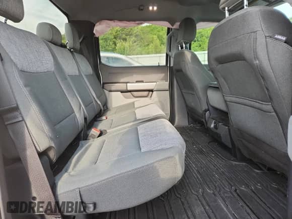 2024 Ford F-250 XL z VIN 1FT7W2BA9REF78919, wystawiony jako Copart lot #70136645 z przebiegiem 41 922 mil mil oraz Szkoda całkowita • Salvage title. Historia ofert i sprzedaży dostępna na DreamBid. Obrazek 10.