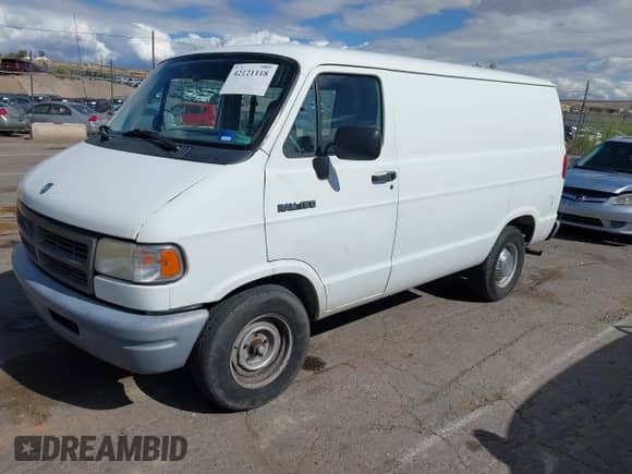 1994 Dodge RAM with VIN 2B7GB11X1RK133873, listed as a IAAI auction lot 42121118 with 163,948 mi miles and . Bid and sale history available at DreamBid. Image 2.