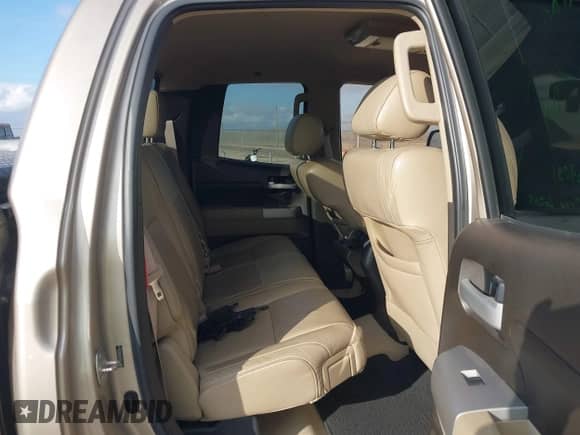 2008 Toyota Tundra Limited с VIN 5TBBV58108S520446, выставлен на аукционе IAAI как лот 41461273 с пробегом 218 480 миль миль и . История ставок и продаж доступна на DreamBid. Изображение 8.