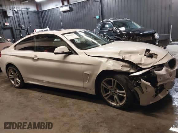 2019 BMW 4 Series 430i xDrive z VIN WBA4W5C50KAE49423, wystawiony jako IAAI lot #41344143 z przebiegiem 57 574 mil mil oraz . Historia ofert i sprzedaży dostępna na DreamBid. Obrazek 13.