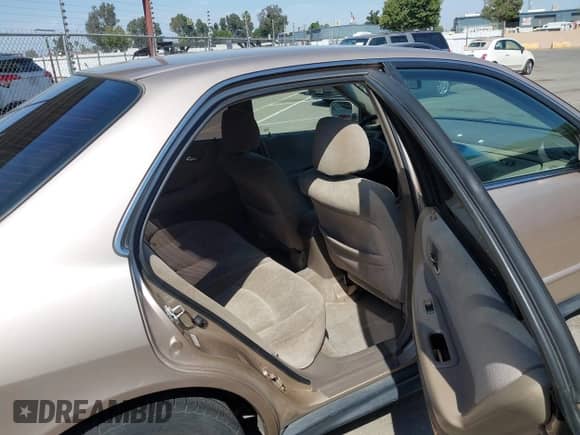 2002 Honda Accord LX with VIN 1HGCG16442A067188, listed as a IAAI auction lot 42383266 with 192,376 mi miles and . Bid and sale history available at DreamBid. Image 8.