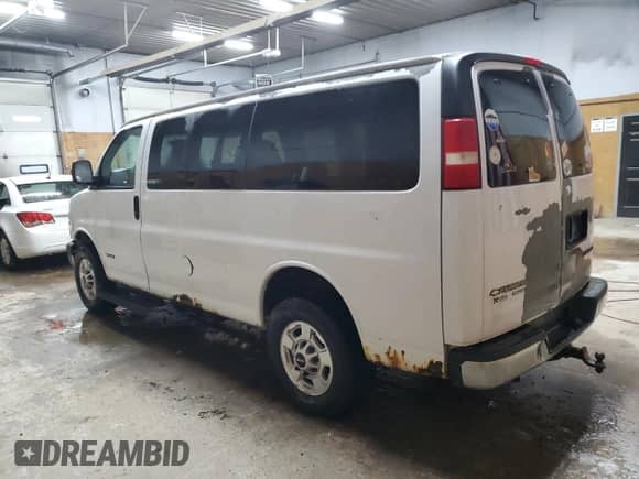2006 Chevrolet Express Passenger с VIN 1GAHG35U061177638, выставлен на аукционе Copart как лот 83433844 с пробегом 115 434 миль миль и Чистый • Clean title. История ставок и продаж доступна на DreamBid. Изображение 2.