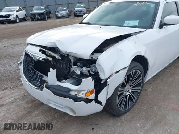 2010 Chrysler 300 S with VIN 2C3CA2CV3AH330682, listed as a IAAI auction lot 41475961 with 177,043 mi miles and . Bid and sale history available at DreamBid. Image 6.