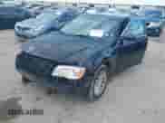 2013 Chrysler 300 с VIN 2C3CCAAGXDH572673, выставлен на аукционе IAAI как лот 43135623 с пробегом 175 529 миль миль и . История ставок и продаж доступна на DreamBid. Изображение 2.