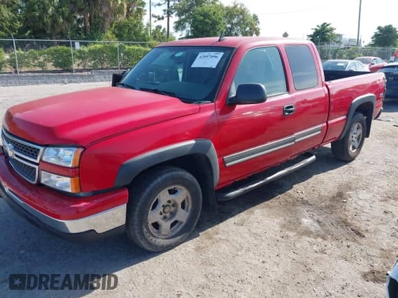 2006 Chevrolet Silverado 1500 LT3 с VIN 1GCEK19Z36Z136862, выставлен на аукционе IAAI как лот 42097096 с пробегом 254 905 миль миль и . История ставок и продаж доступна на DreamBid. Изображение 17.