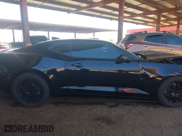 2018 Chevrolet Camaro 2LT with VIN 1G1FD1RS3J0136562, listed as a IAAI auction lot 43402168 with 64,092 mi miles and . Bid and sale history available at DreamBid. Image 13.